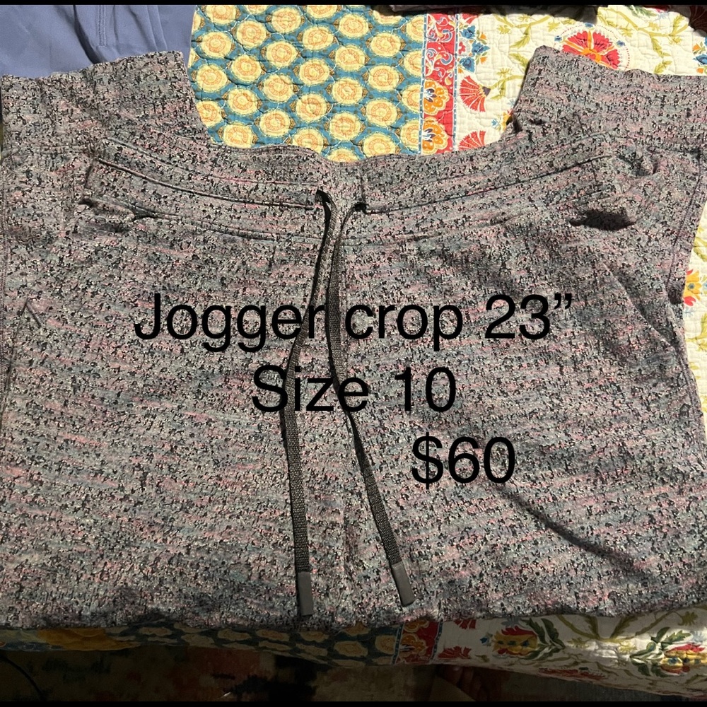 Lululemon jogger crop, 23”. Gray with multi-colored undertones